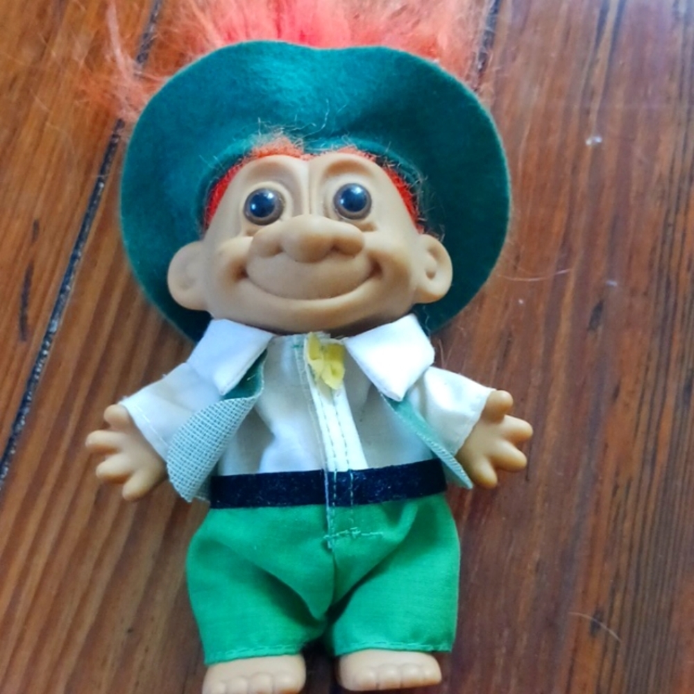 VINTAGE 1990s St Patrick's Day / Irish troll doll by Russ mint condition no tag
